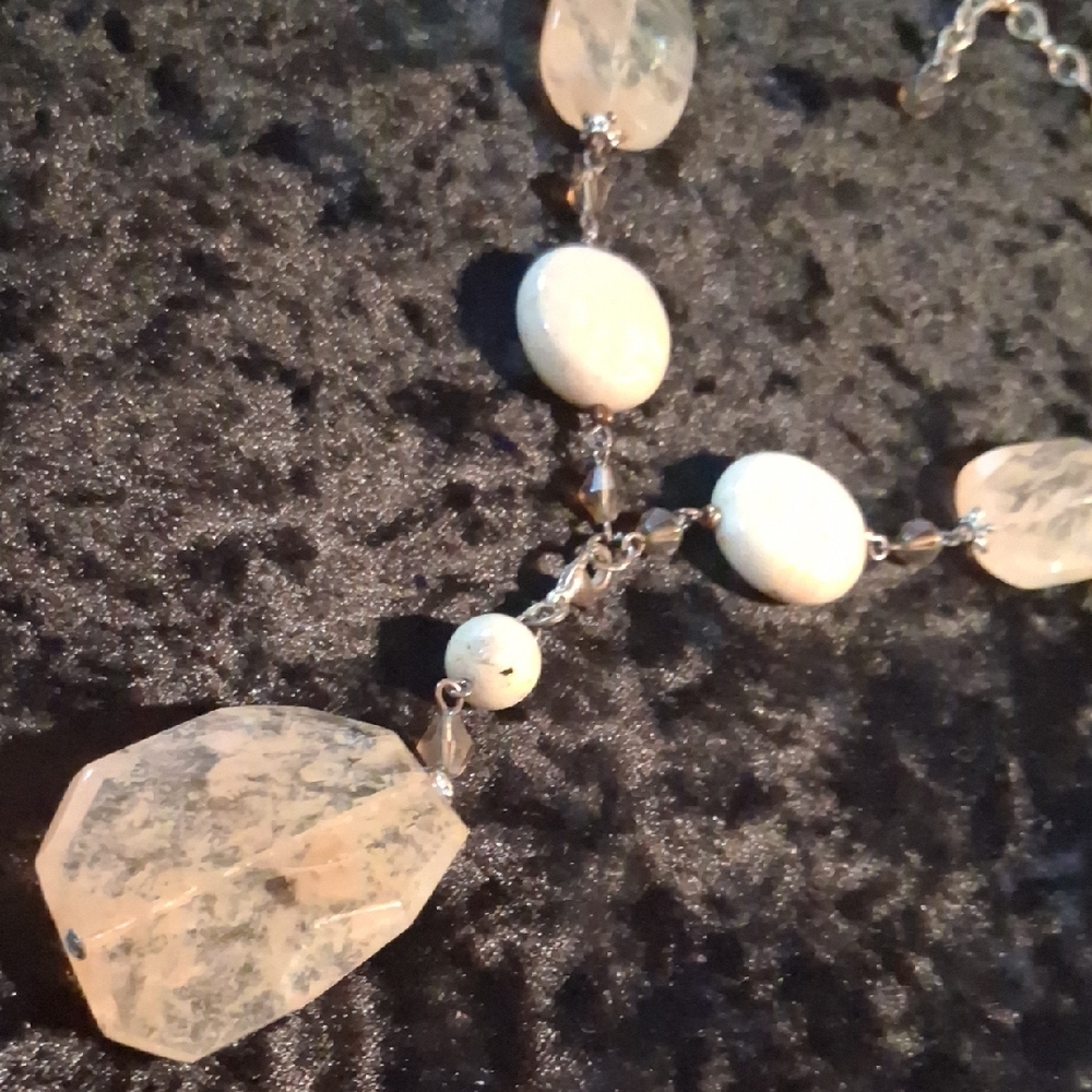 Premier Designs Natural Stone Necklace with Stone Pendant 20 In Long